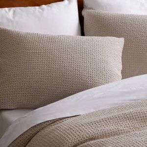 QUINCE Organic Luxe Cotton Honeycomb Sham Set In the Color Sand Comes W/Bag NWT